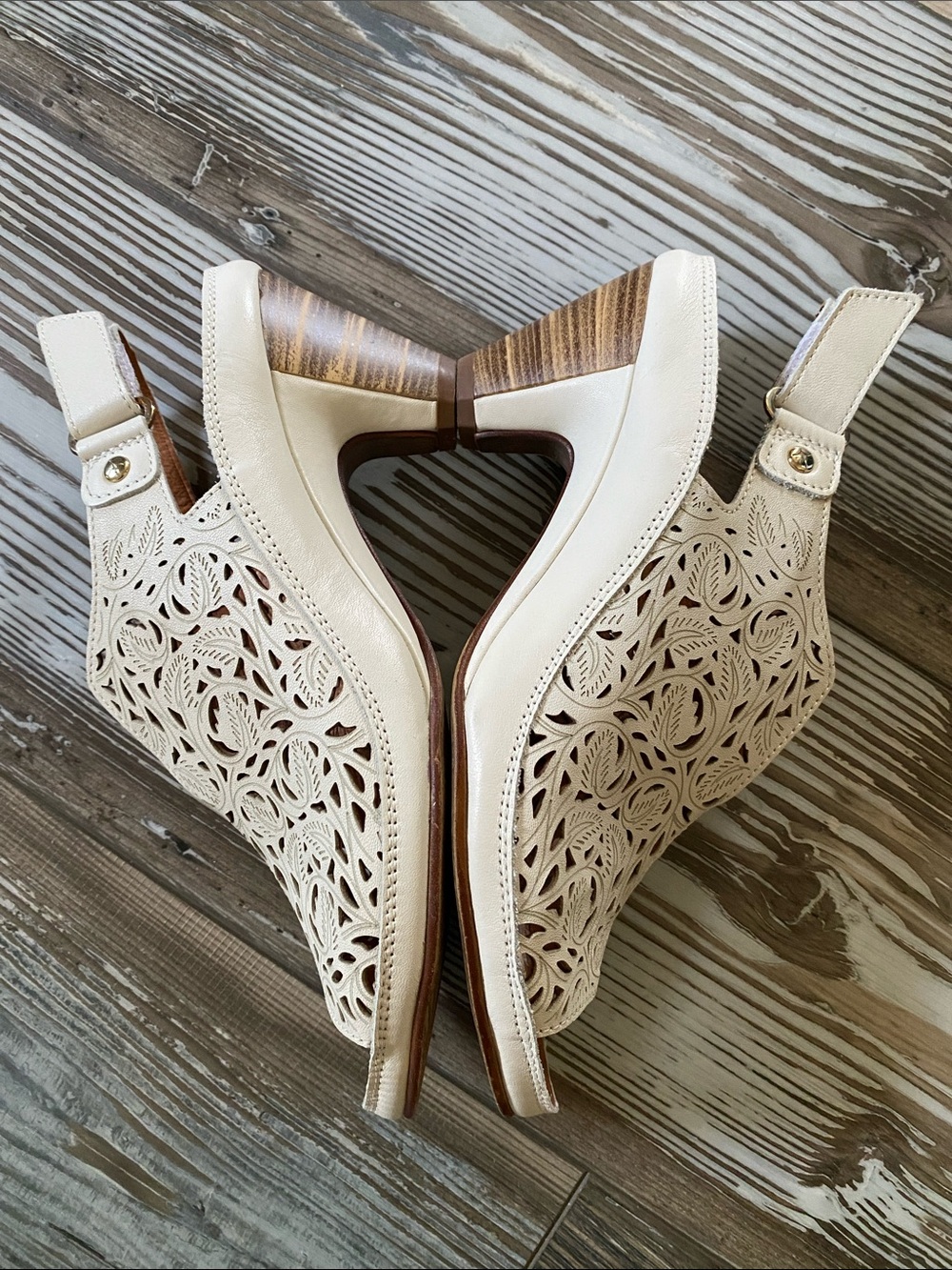 🤍Rare Pikolinos🤍Cream Laser-Cut Lace Look Leather Slingback Sandals - Picture 7 of 16